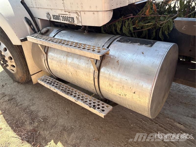 Kenworth T800 8x4 Hot Patch Truck Tanker trucks