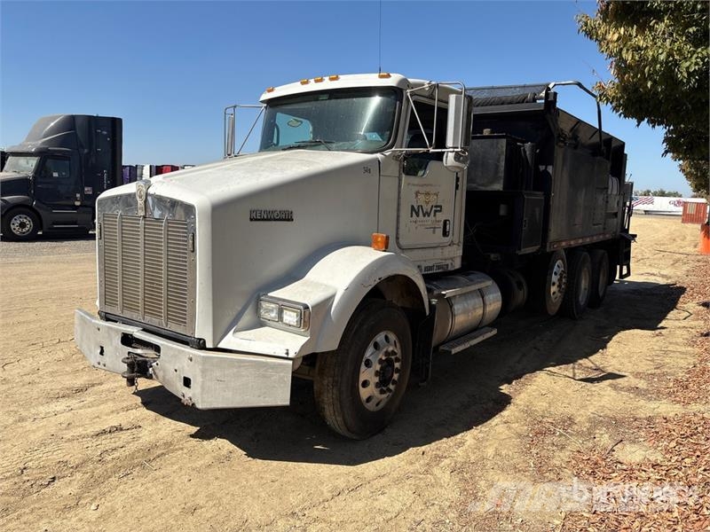 Kenworth T800 8x4 Hot Patch Truck Tanker trucks