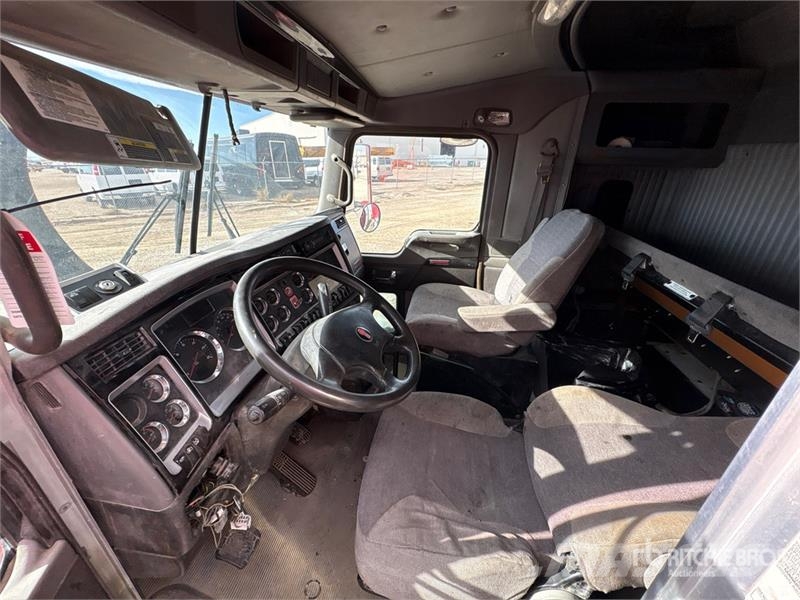 Kenworth T800B Vilcēji