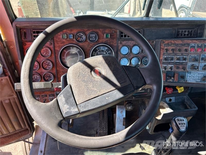 Kenworth T800B Vilcēji