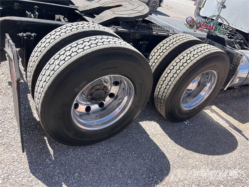 Kenworth T800B Vlačilci