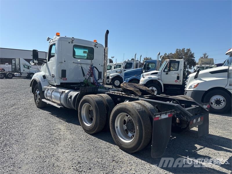 Kenworth T880 Vetopöytäautot