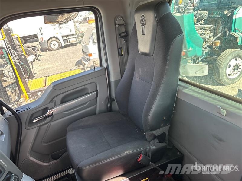Kenworth T880 Vetopöytäautot
