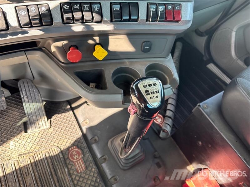 Kenworth T880 Vetopöytäautot