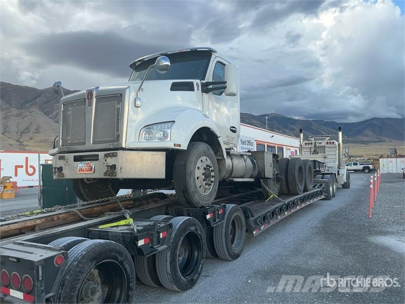Kenworth T880 وحدات الجر