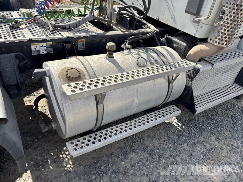 Kenworth T880 Vetopöytäautot