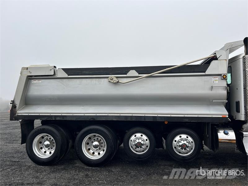 Kenworth T880 10x4 Quad/A Dump Truck Sklápěče