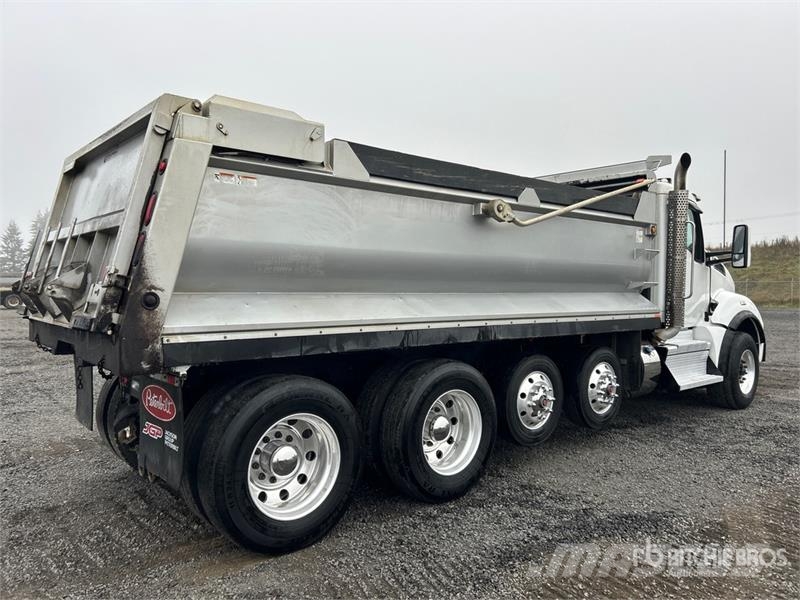 Kenworth T880 10x4 Quad/A Dump Truck Sklápěče