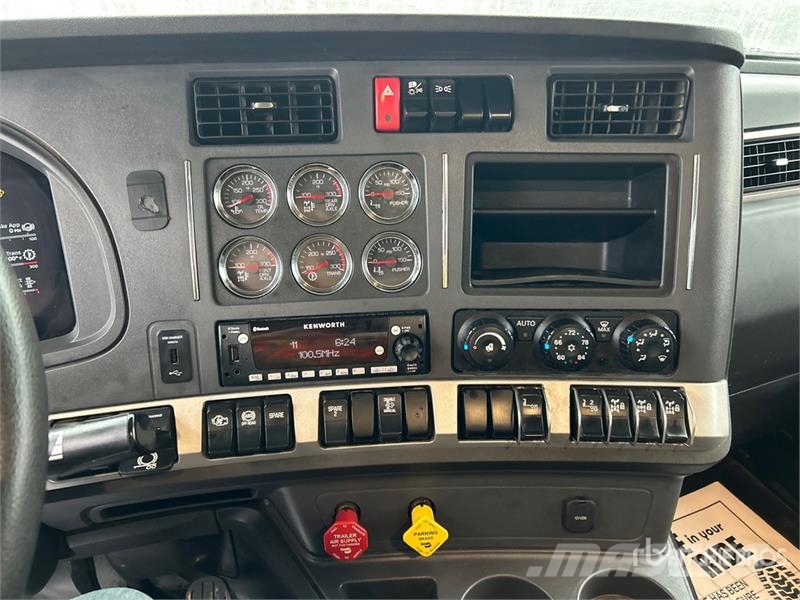 Kenworth T880 10x4 Quad/A Dump Truck Sklápěče