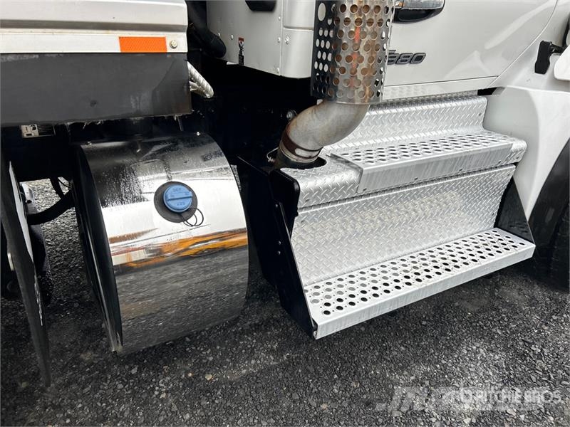 Kenworth T880 10x4 Quad/A Dump Truck Sklápěče