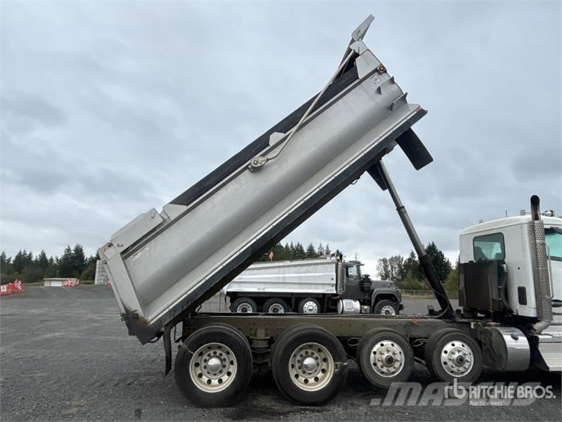 Kenworth T880 10x4 Quad/A Dump Truck Tipper trucks