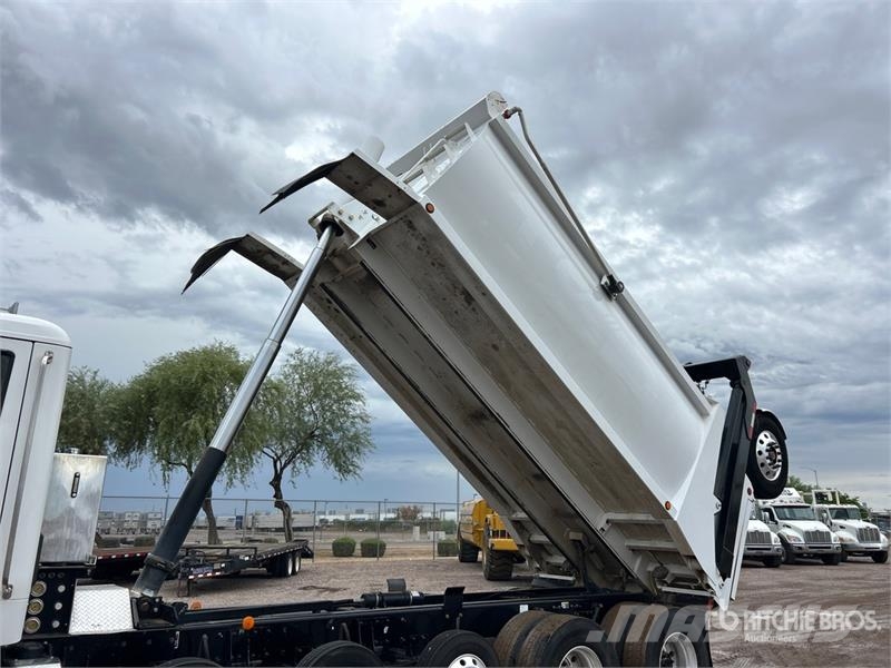 Kenworth T880 14x4 Five Axle Dump Truck Billenő teherautók