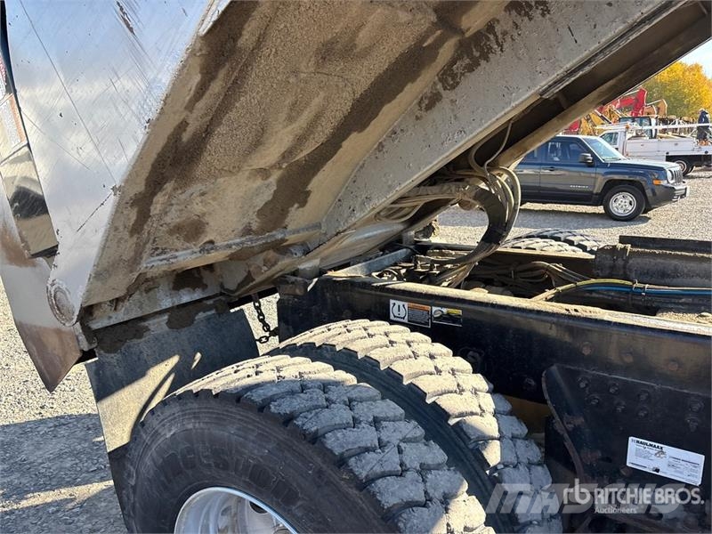 Kenworth T880 14x4 Super 18 Five Axle Dump Truck شاحنات قلابة