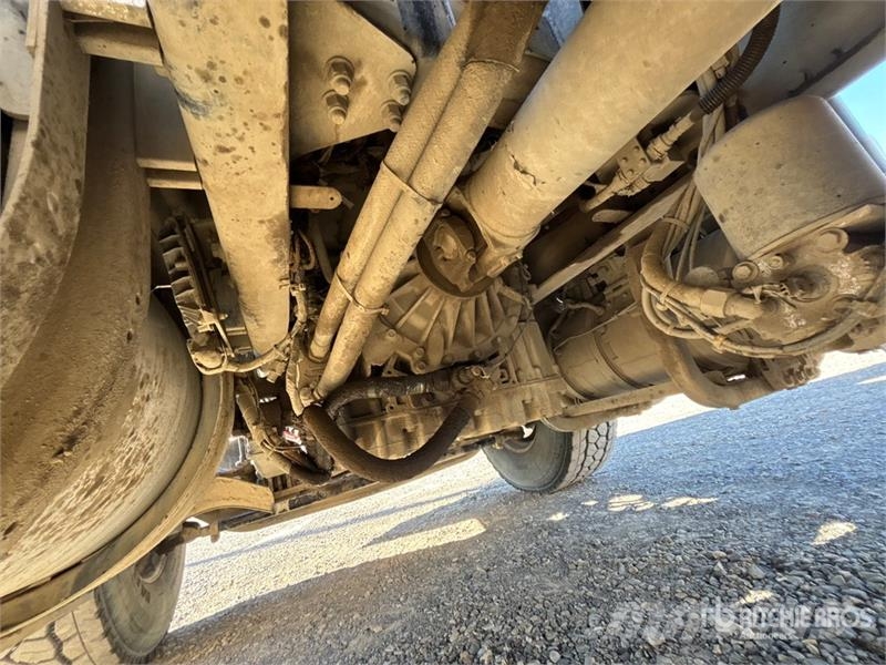 Kenworth T880 14x4 Super 18 Five Axle Dump Truck شاحنات قلابة