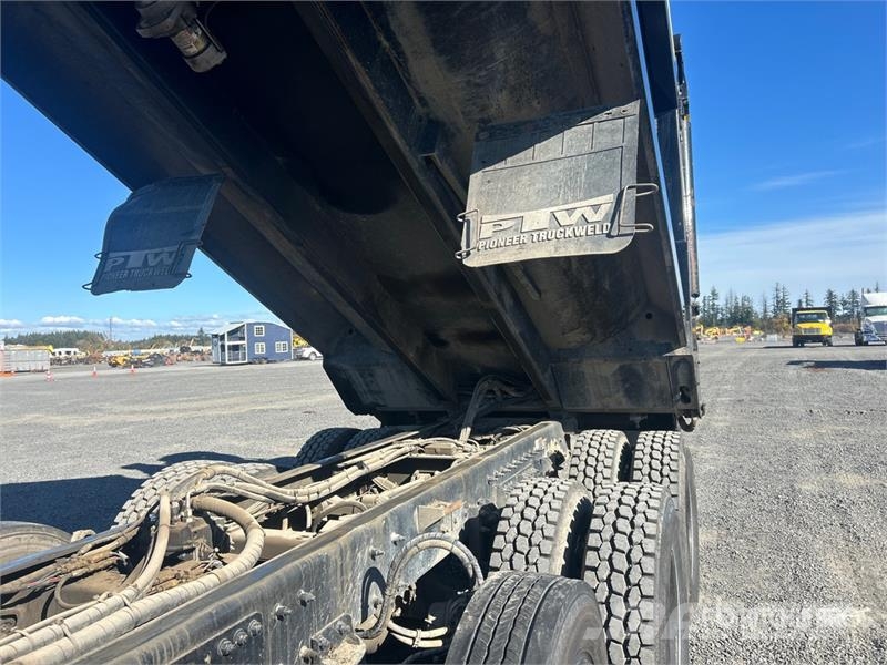 Kenworth T880 14x4 Super 18 Five Axle Dump Truck Kipper
