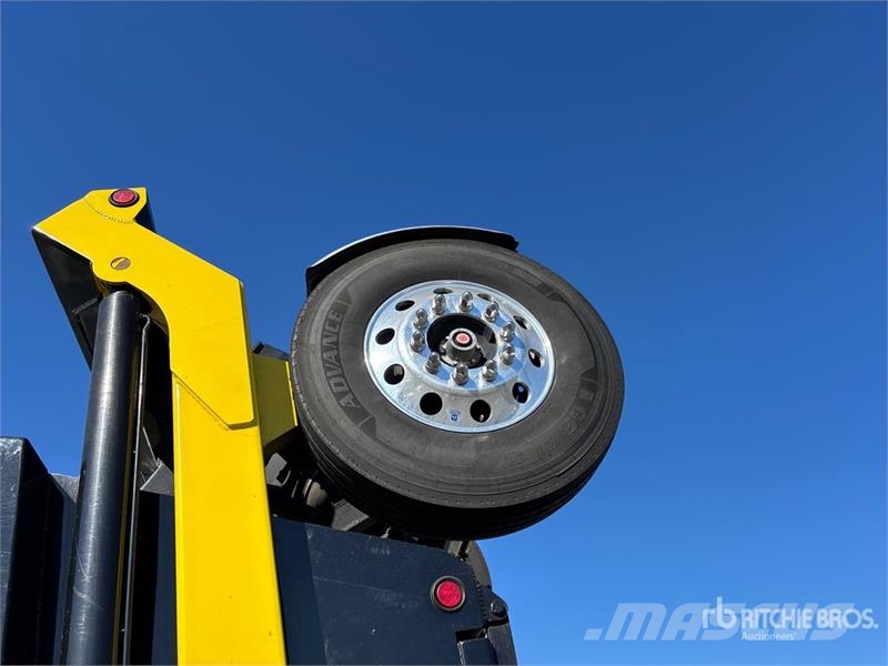 Kenworth T880 14x4 Super 18 Five Axle Dump Truck Kipper