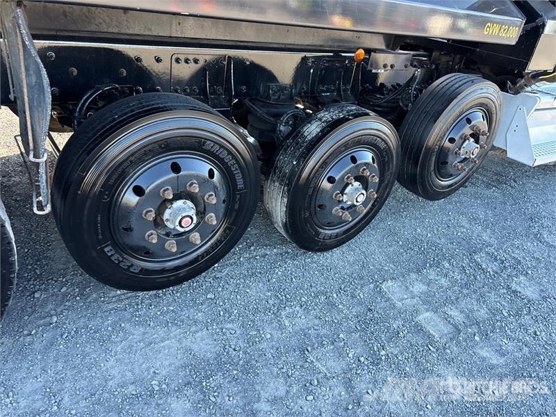 Kenworth T880 14x4 Super 18 Five Axle Dump Truck Kipper