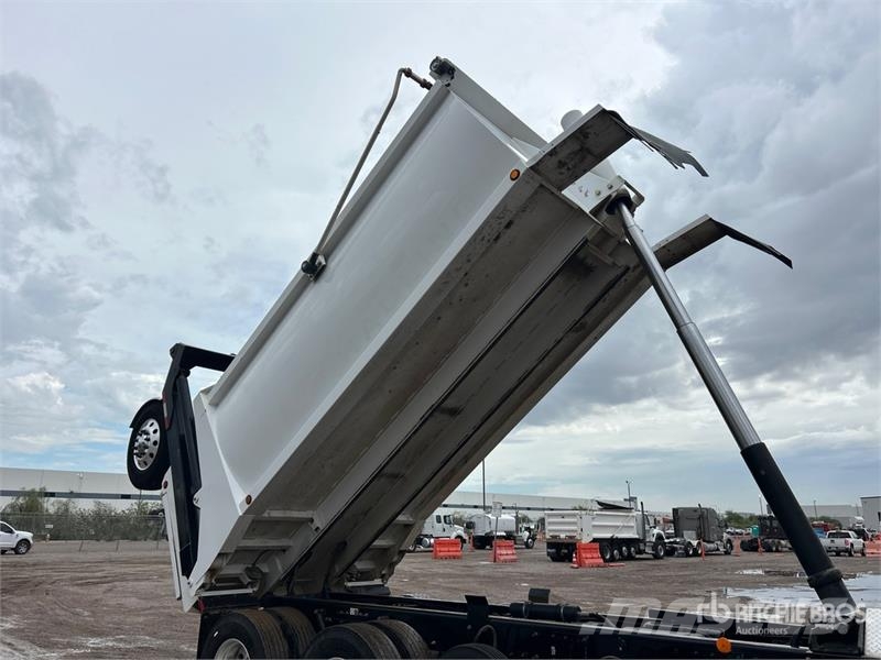 Kenworth T880 14x4 Super 18 Five Axle Dump Truck Pašizgāzējs