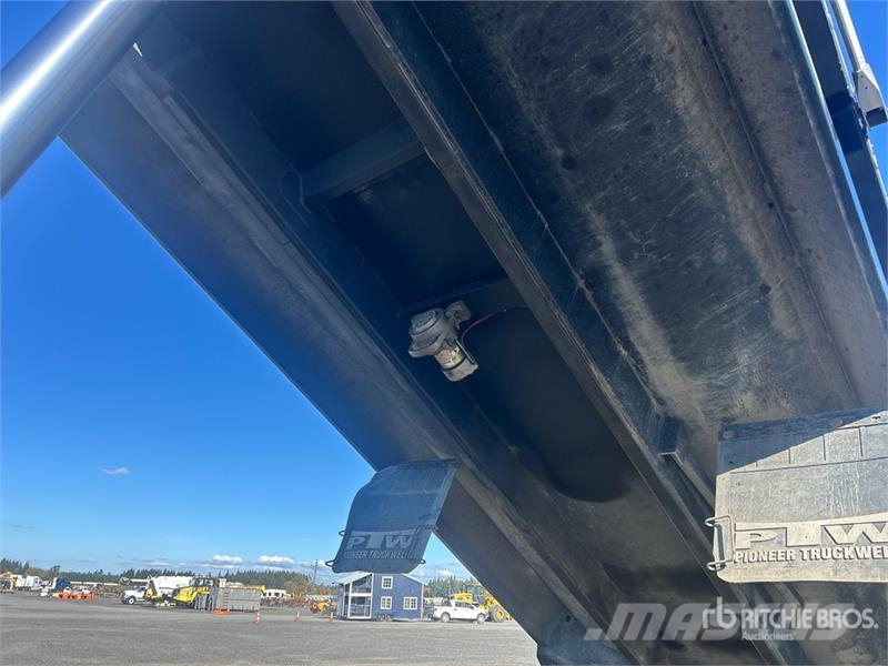 Kenworth T880 14x4 Super 18 Five Axle Dump Truck Kipper