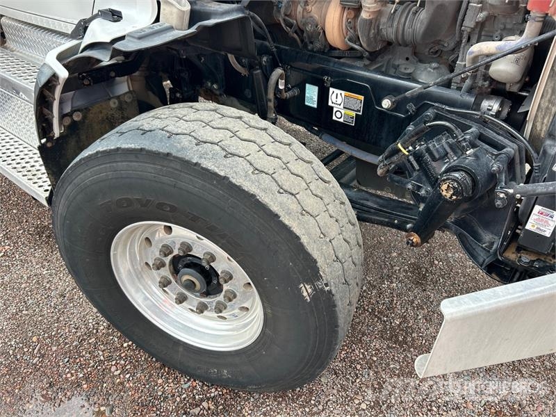 Kenworth T880 14x4 Super 18 Five Axle Dump Truck Pašizgāzējs