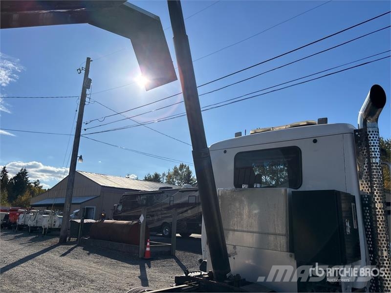 Kenworth T880 14x4 Super 18 Five Axle Dump Truck شاحنات قلابة