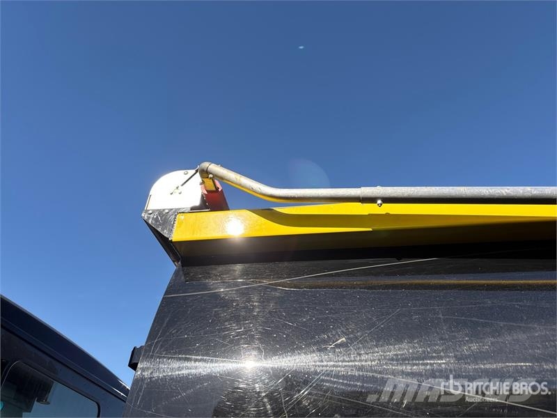 Kenworth T880 14x4 Super 18 Five Axle Dump Truck Kipper