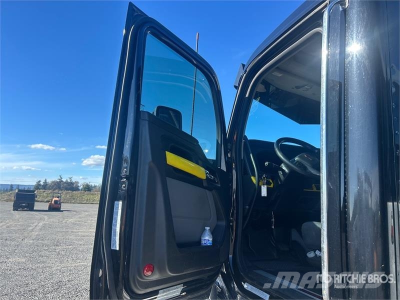 Kenworth T880 14x4 Super 18 Five Axle Dump Truck Kipper