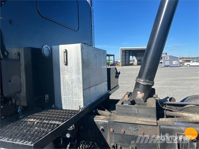 Kenworth T880 14x4 Super 18 Five Axle Dump Truck Kipper