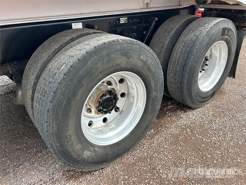 Kenworth T880 14x4 Super 18 Five Axle Dump Truck Pašizgāzējs