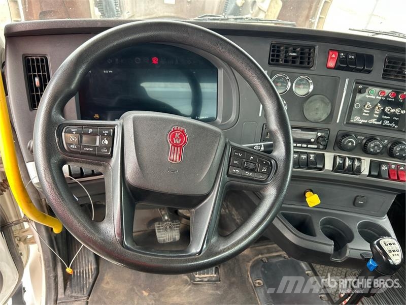 Kenworth T880 14x4 Super 18 Five Axle Dump Truck Pašizgāzējs