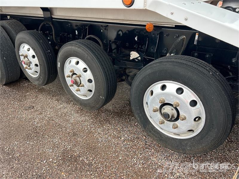Kenworth T880 14x4 Super 18 Five Axle Dump Truck Pašizgāzējs