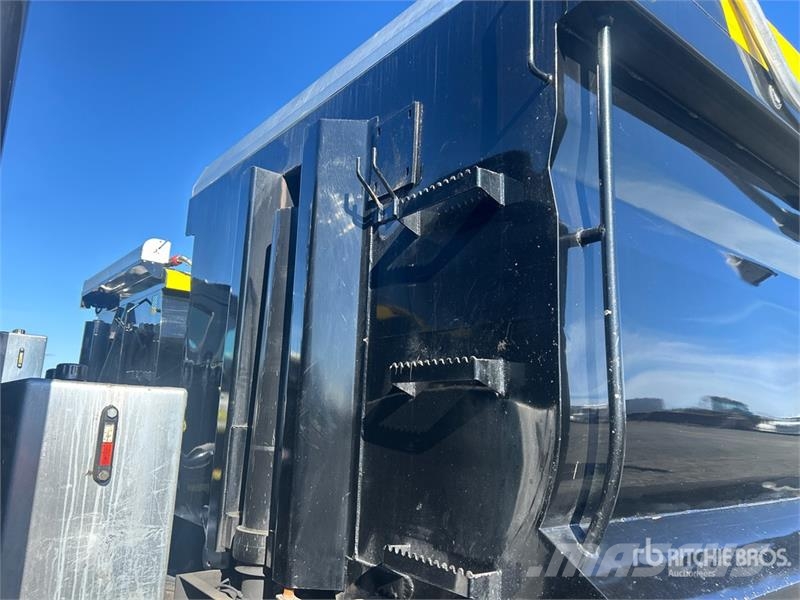 Kenworth T880 14x4 Super 18 Five Axle Dump Truck Kipper