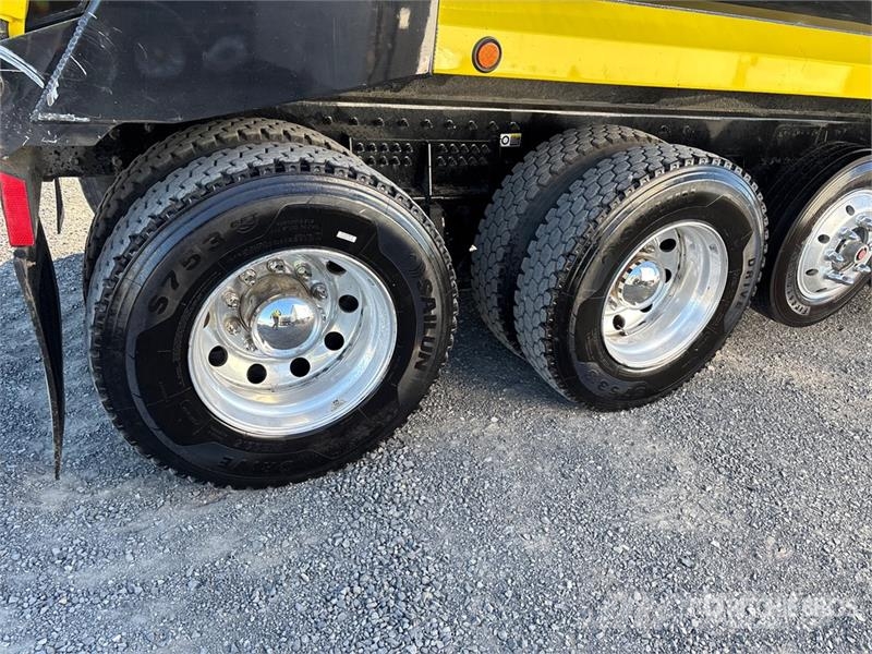 Kenworth T880 14x4 Super 18 Five Axle Dump Truck Kipper