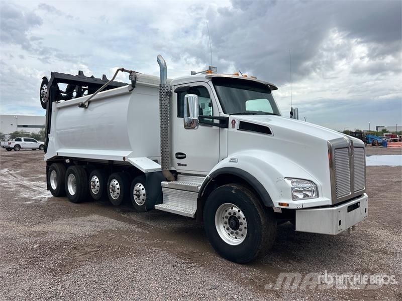 Kenworth T880 14x4 Super 18 Five Axle Dump Truck Pašizgāzējs
