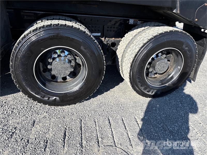 Kenworth T880 14x4 Super 18 Five Axle Dump Truck Kipper