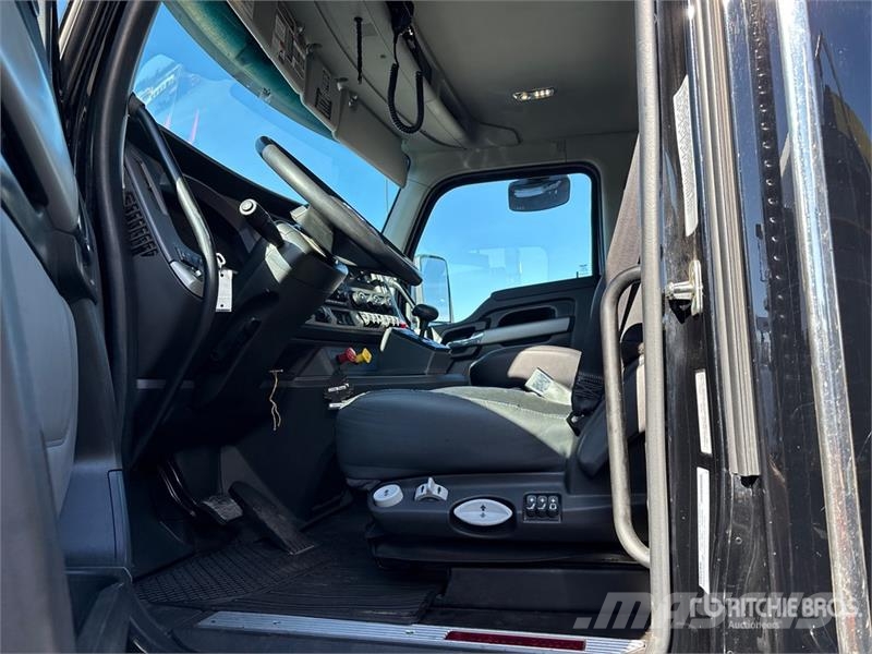 Kenworth T880 14x4 Super 18 Five Axle Dump Truck Kipper