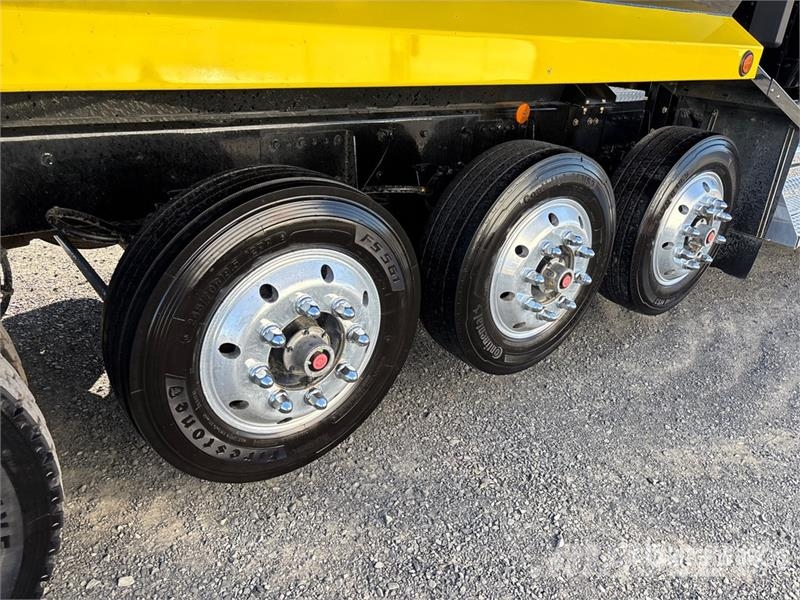 Kenworth T880 14x4 Super 18 Five Axle Dump Truck Kipper