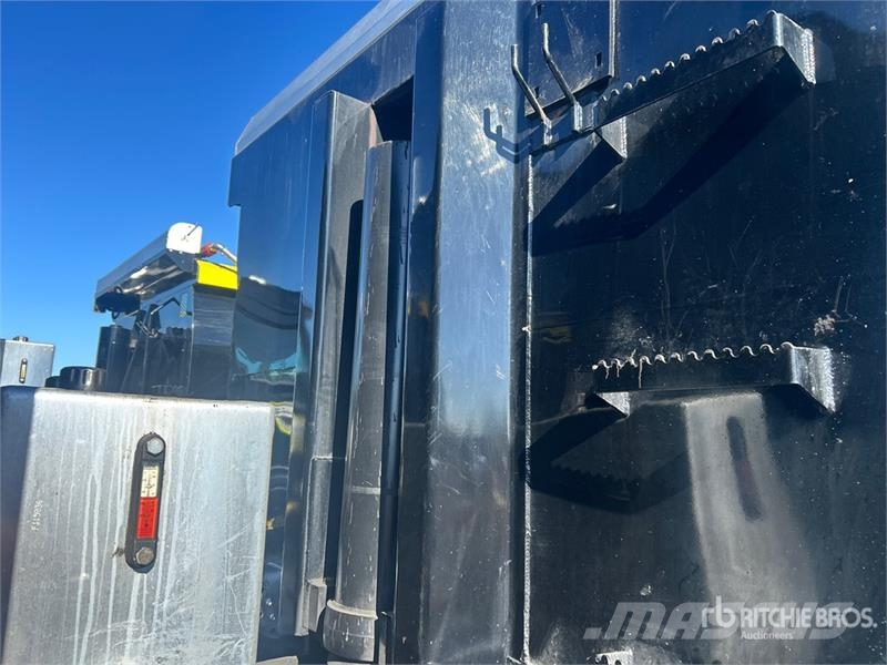 Kenworth T880 14x4 Super 18 Five Axle Dump Truck Kipper