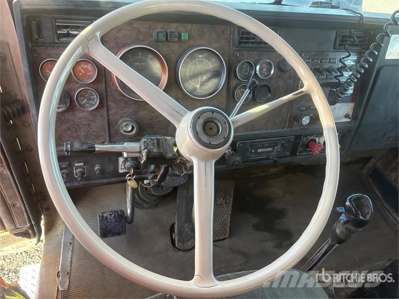 Kenworth W900 Vandens sunkvežimiai