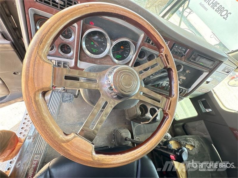 Kenworth W900 Sattelzugmaschinen