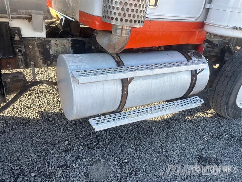 Kenworth W900 Vandens sunkvežimiai
