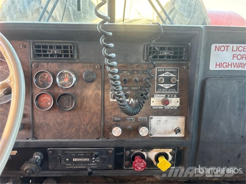 Kenworth W900 Vandens sunkvežimiai