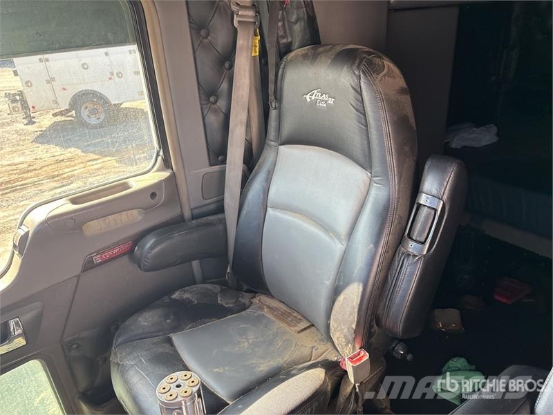 Kenworth W900 Тягачі