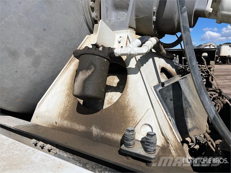 Kenworth W900 10x4 Mixer Truck Betonvedēji