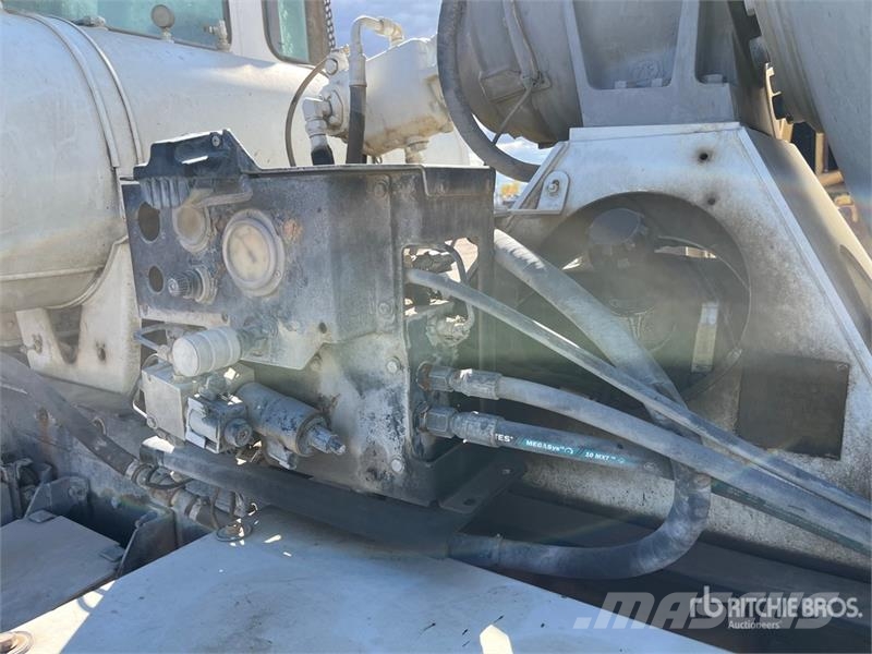 Kenworth W900 10x4 Mixer Truck Betonvedēji