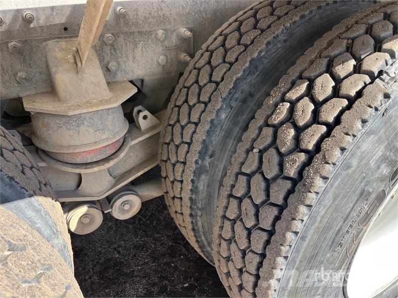 Kenworth W900 10x4 Mixer Truck Betonvedēji