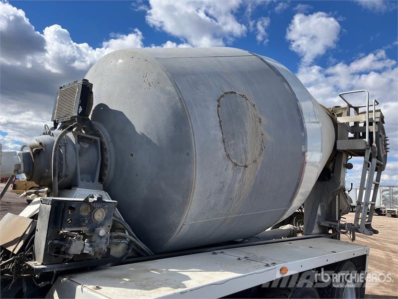 Kenworth W900 10x4 Mixer Truck Betonvedēji