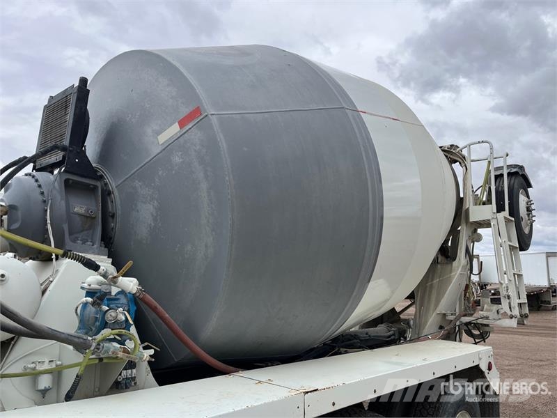 Kenworth W900 10x4 Mixer Truck Betonvedēji