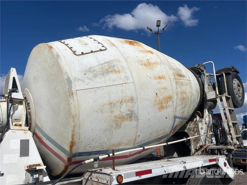 Kenworth W900 6x4 Mixer Truck Betonvedēji