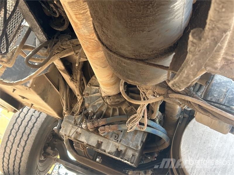 Kenworth W900 6x4 Mixer Truck Betonvedēji